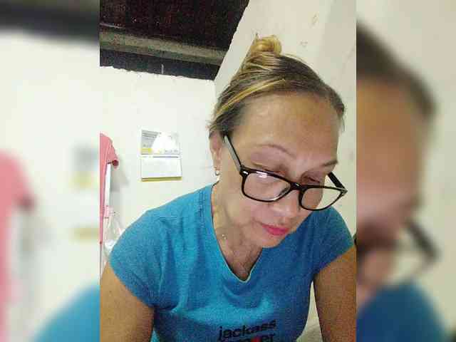 cherrywhite03 webcam