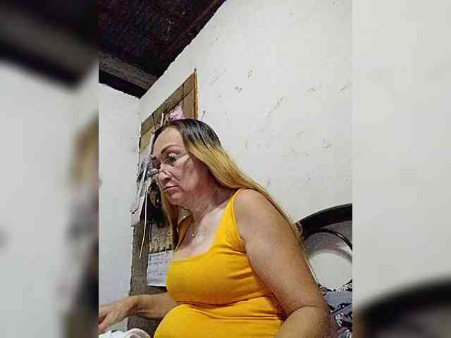 cherrywhite03 webcam