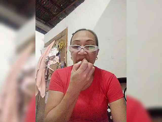 cherrywhite03 webcam