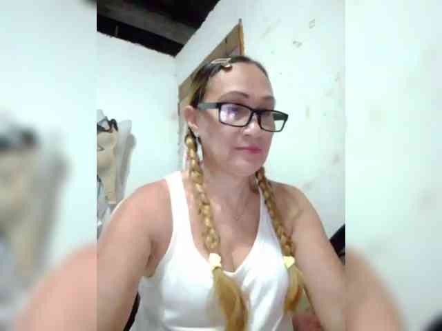 cherrywhite03 webcam
