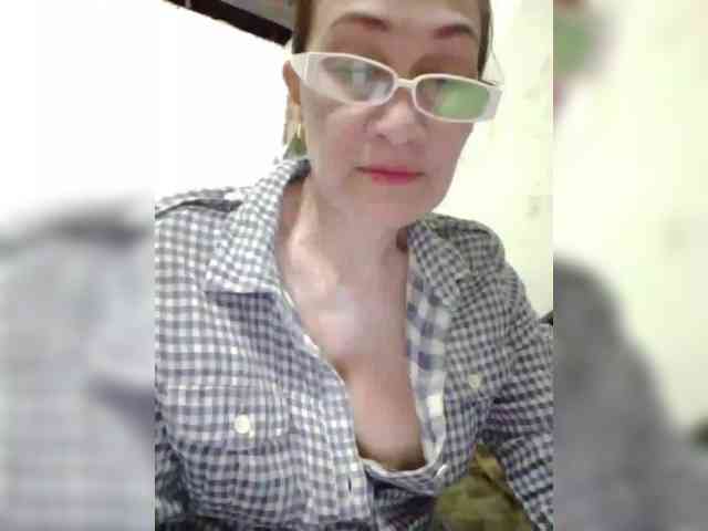 cherrywhite03 webcam