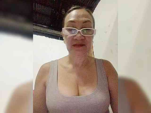 cherrywhite03 webcam