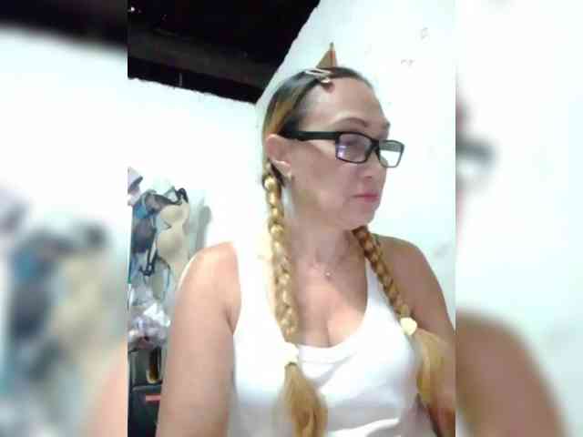 cherrywhite03 webcam