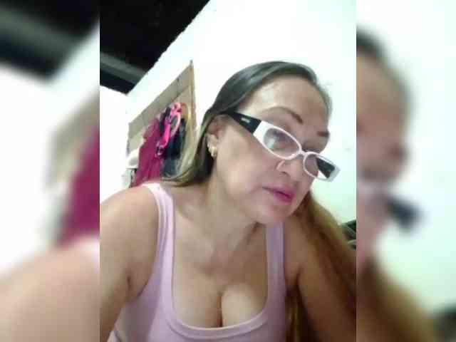 cherrywhite03 webcam