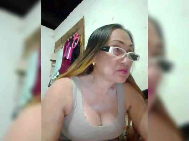 cherrywhite03 webcam