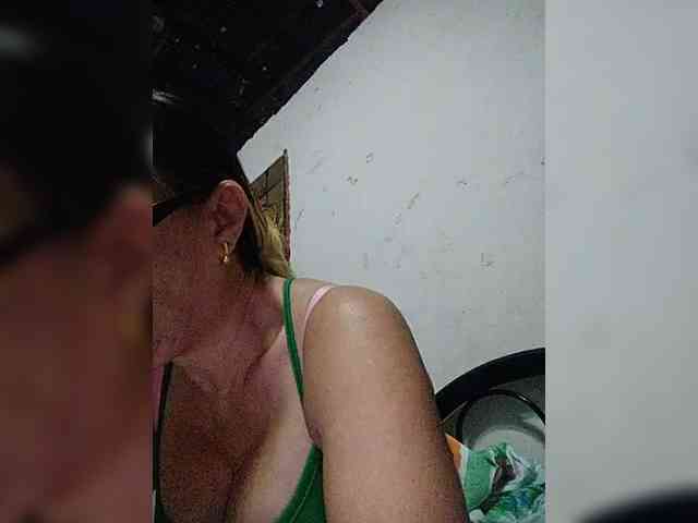 cherrywhite03 webcam