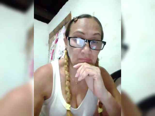 cherrywhite03 webcam