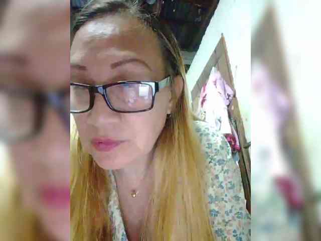 cherrywhite03 webcam