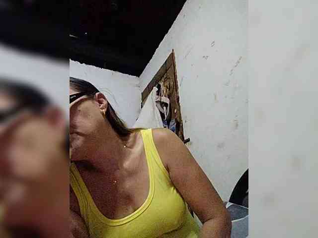 cherrywhite03 webcam