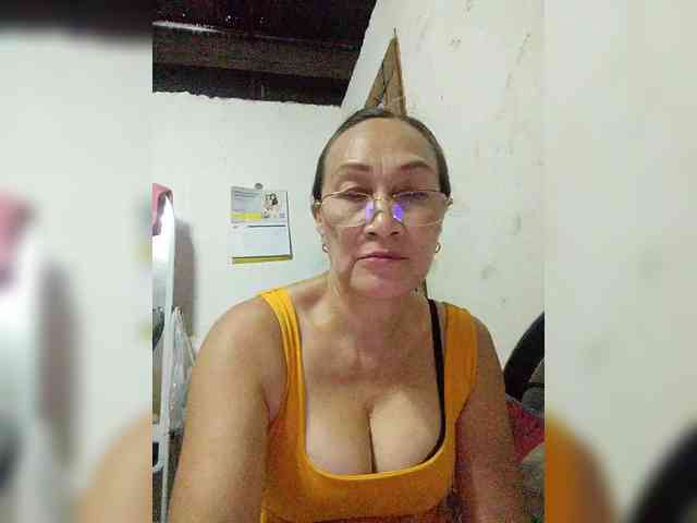 cherrywhite03 webcam