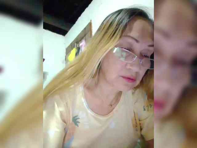 cherrywhite03 webcam
