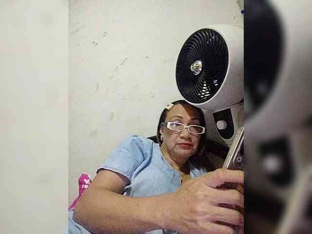 cherrywhite03 webcam