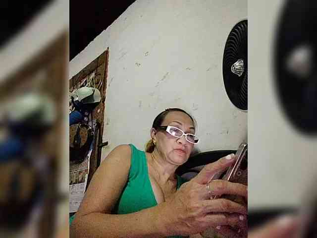 cherrywhite03 webcam