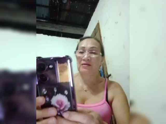 cherrywhite03 webcam