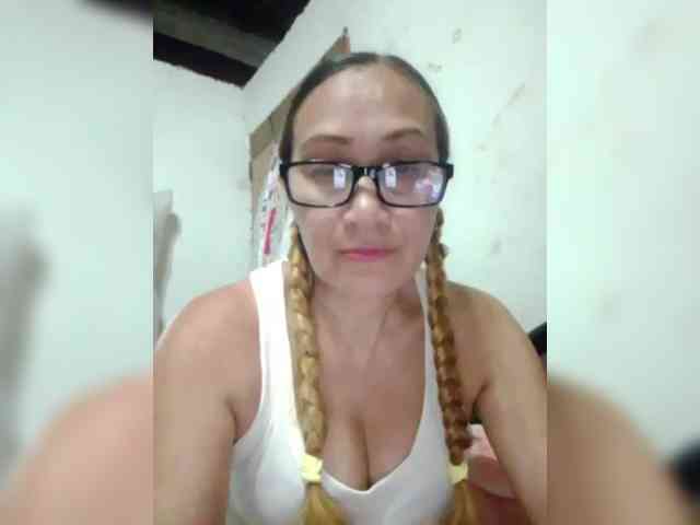 cherrywhite03 webcam