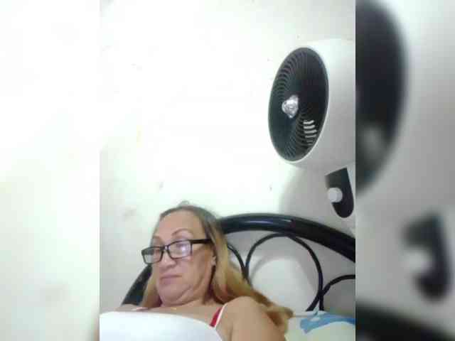 cherrywhite03 webcam