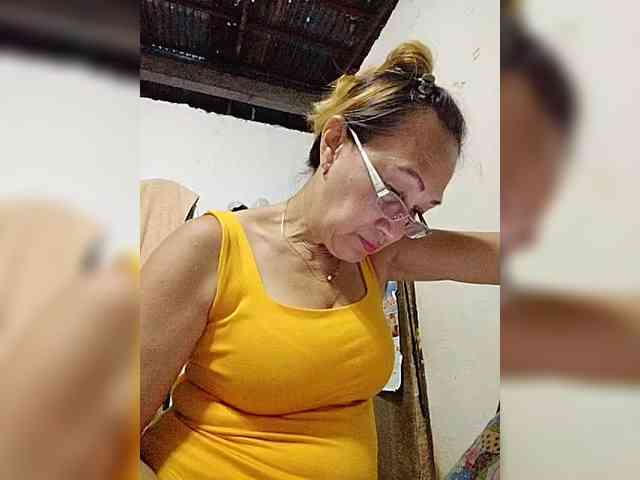 cherrywhite03 webcam