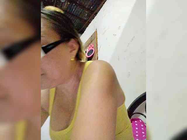 cherrywhite03 webcam