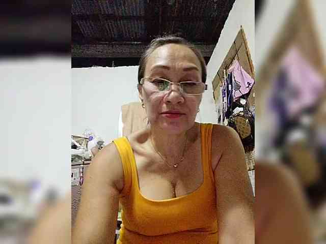 cherrywhite03 webcam
