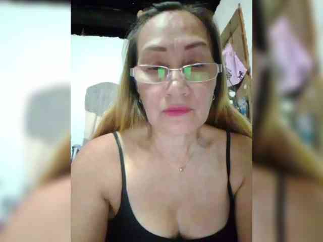 cherrywhite03 webcam