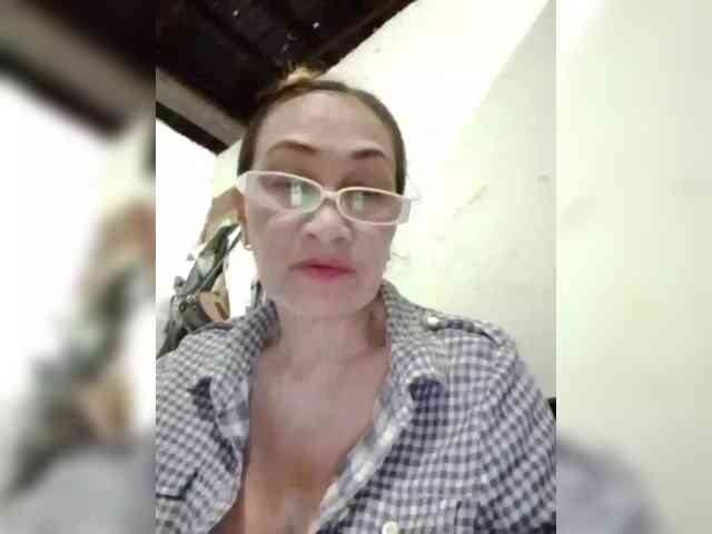 cherrywhite03 webcam