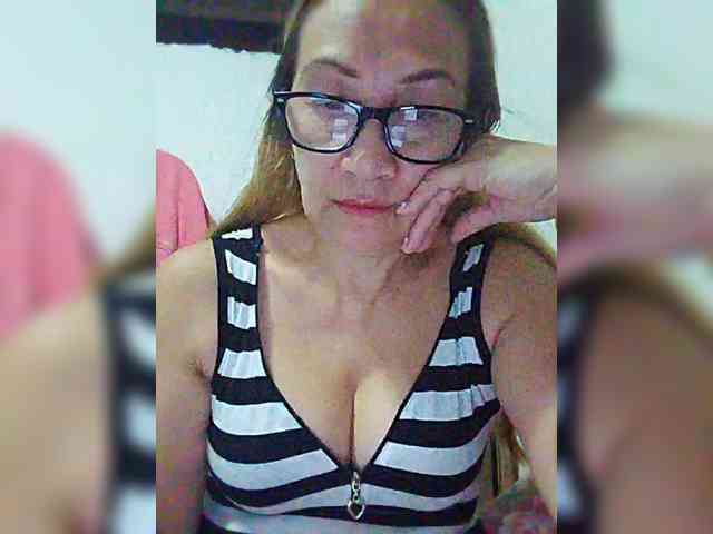 cherrywhite03 webcam