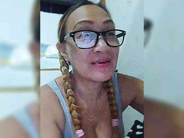 cherrywhite03 webcam