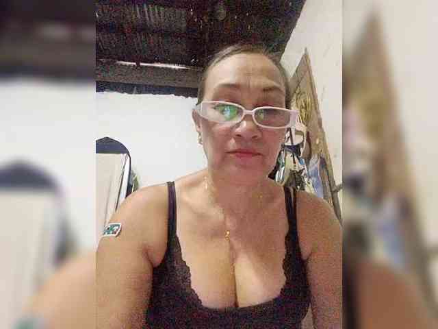 cherrywhite03 webcam