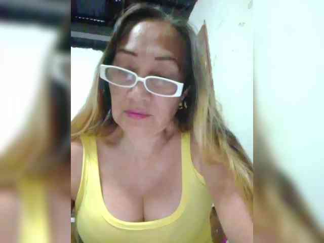 cherrywhite03 webcam