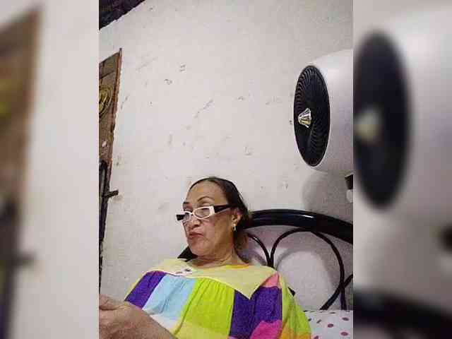 cherrywhite03 webcam