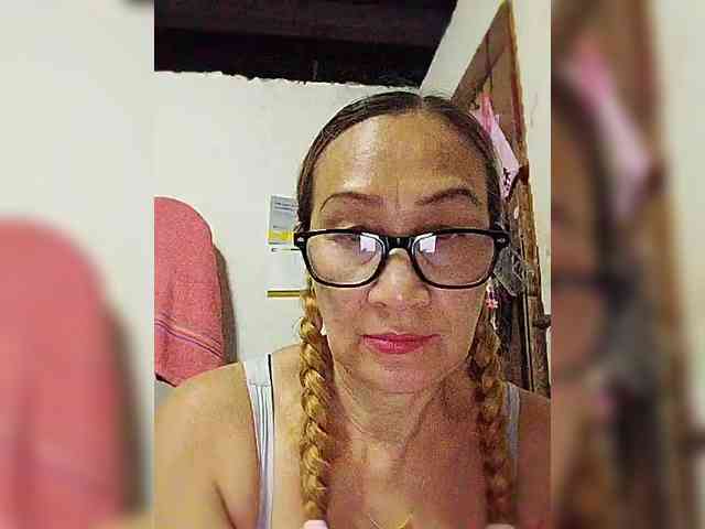 cherrywhite03 webcam