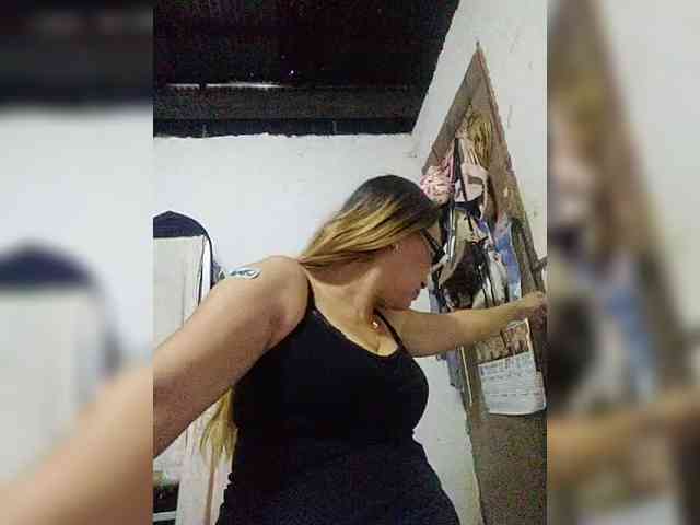 cherrywhite03 webcam