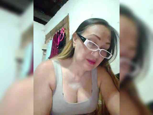 cherrywhite03 webcam