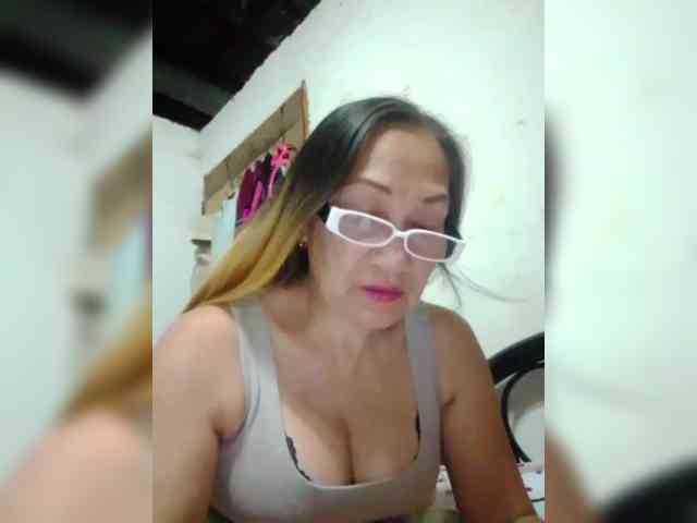 cherrywhite03 webcam