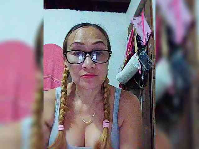 cherrywhite03 webcam