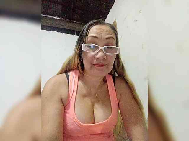 cherrywhite03 webcam