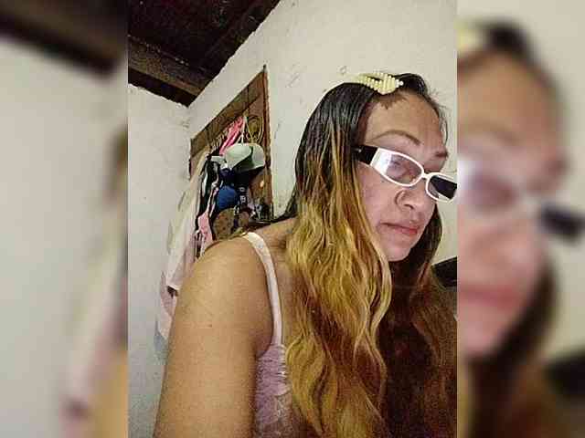 cherrywhite03 webcam