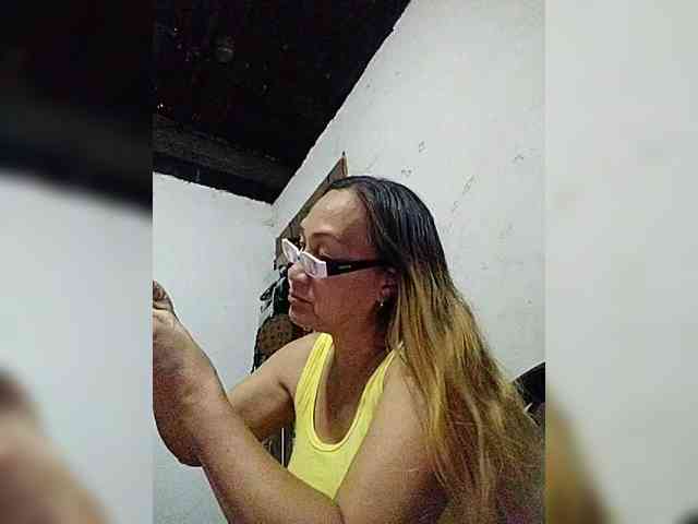 cherrywhite03 webcam