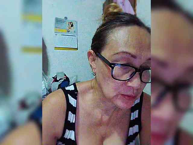 cherrywhite03 webcam