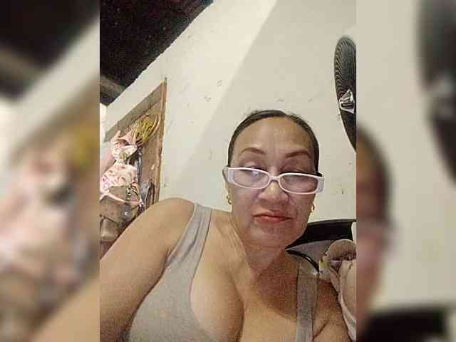 cherrywhite03 webcam