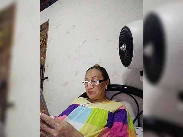 cherrywhite03 webcam