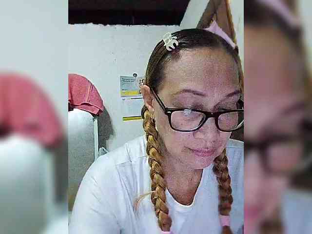 cherrywhite03 webcam