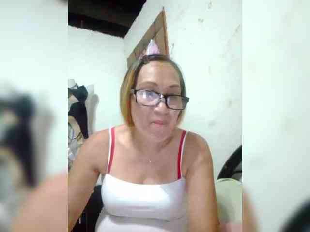 cherrywhite03 webcam