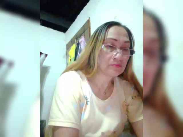 cherrywhite03 webcam