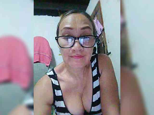 cherrywhite03 webcam