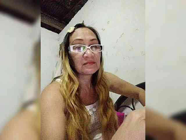 cherrywhite03 webcam