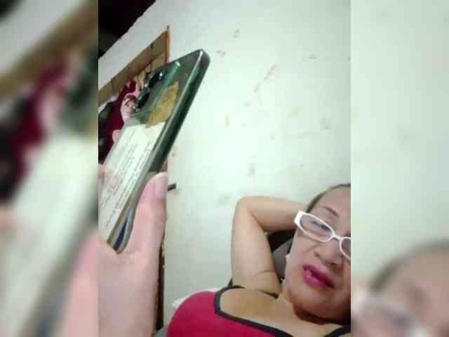 cherrywhite03 webcam