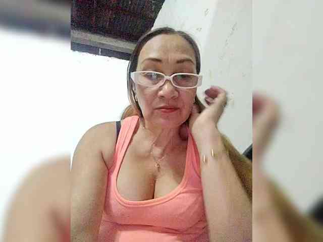 cherrywhite03 webcam