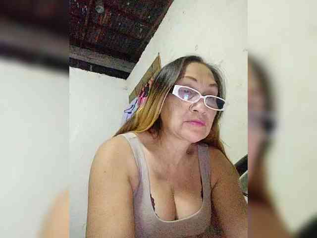 cherrywhite03 webcam