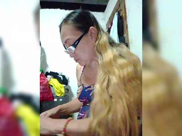 cherrywhite03 webcam